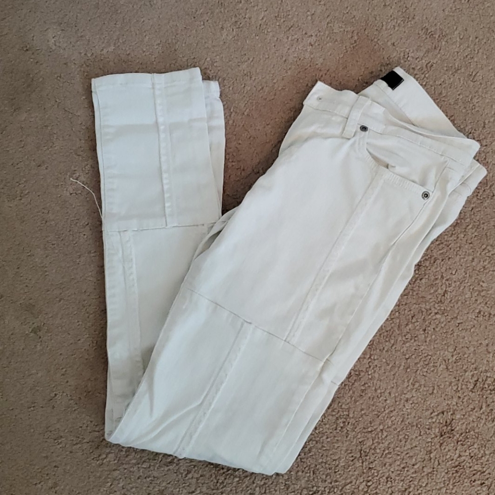 Sonas  jeans with seam detail very unique